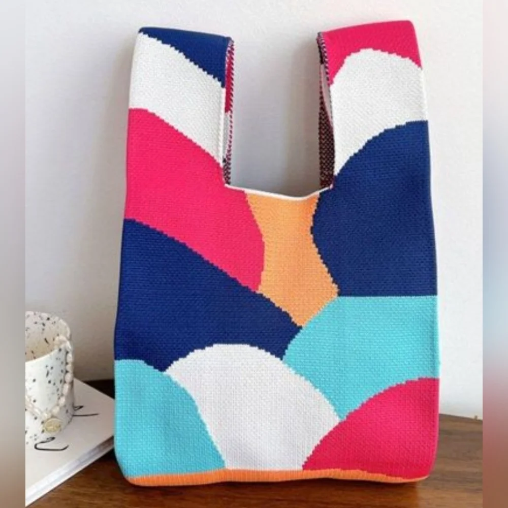 Beautiful knit shopping handbag in bright vibrant colors NWOT - Picture 2 of 3